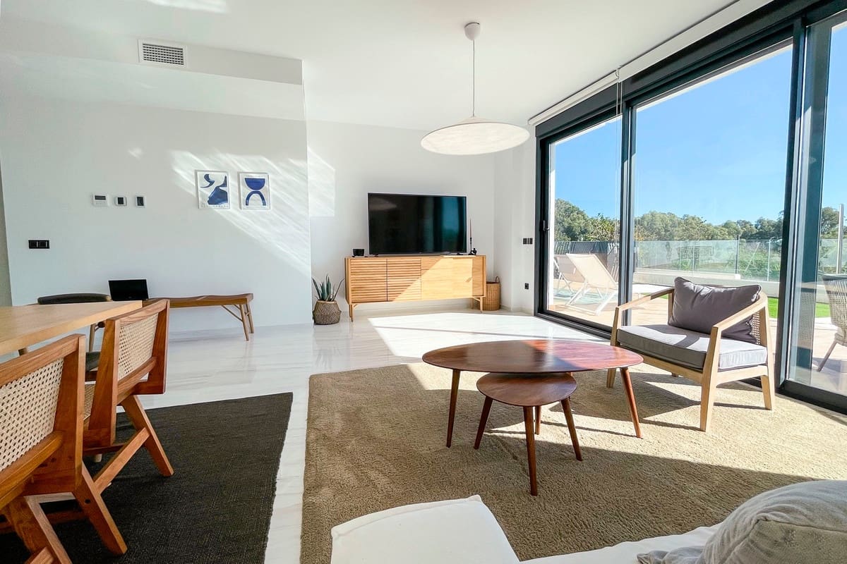 3 bedroom Apartment for sale in La Villajoyosa / Vila Joiosa - € 1,390,000 (Ref: 9363692)