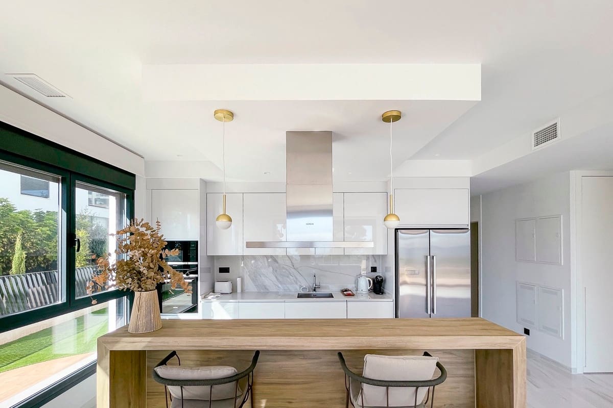 3 bedroom Apartment for sale in La Villajoyosa / Vila Joiosa - € 1,390,000 (Ref: 9363692)