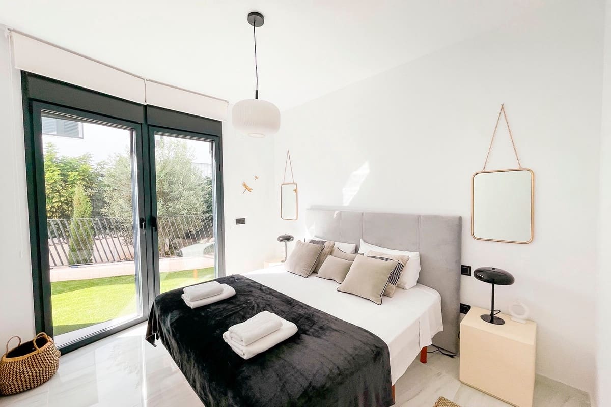 3 bedroom Apartment for sale in La Villajoyosa / Vila Joiosa - € 1,390,000 (Ref: 9363692)