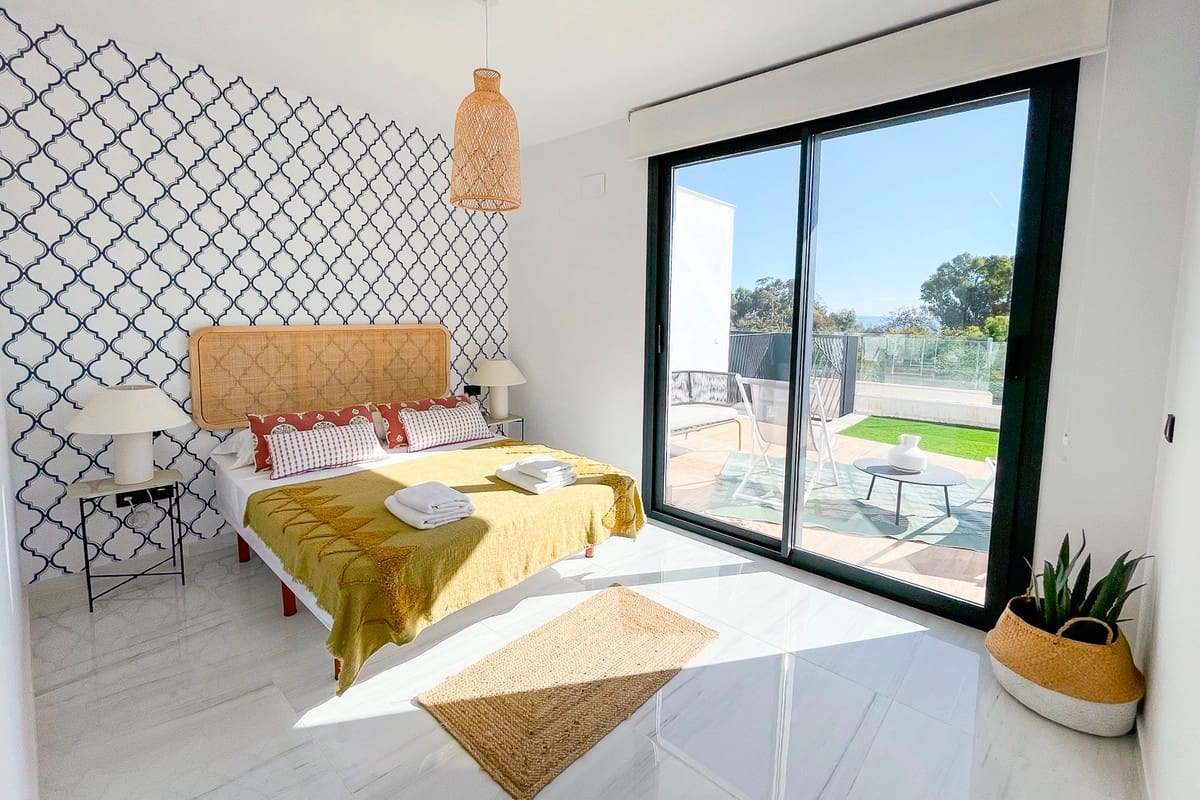 3 bedroom Apartment for sale in La Villajoyosa / Vila Joiosa - € 1,390,000 (Ref: 9363692)