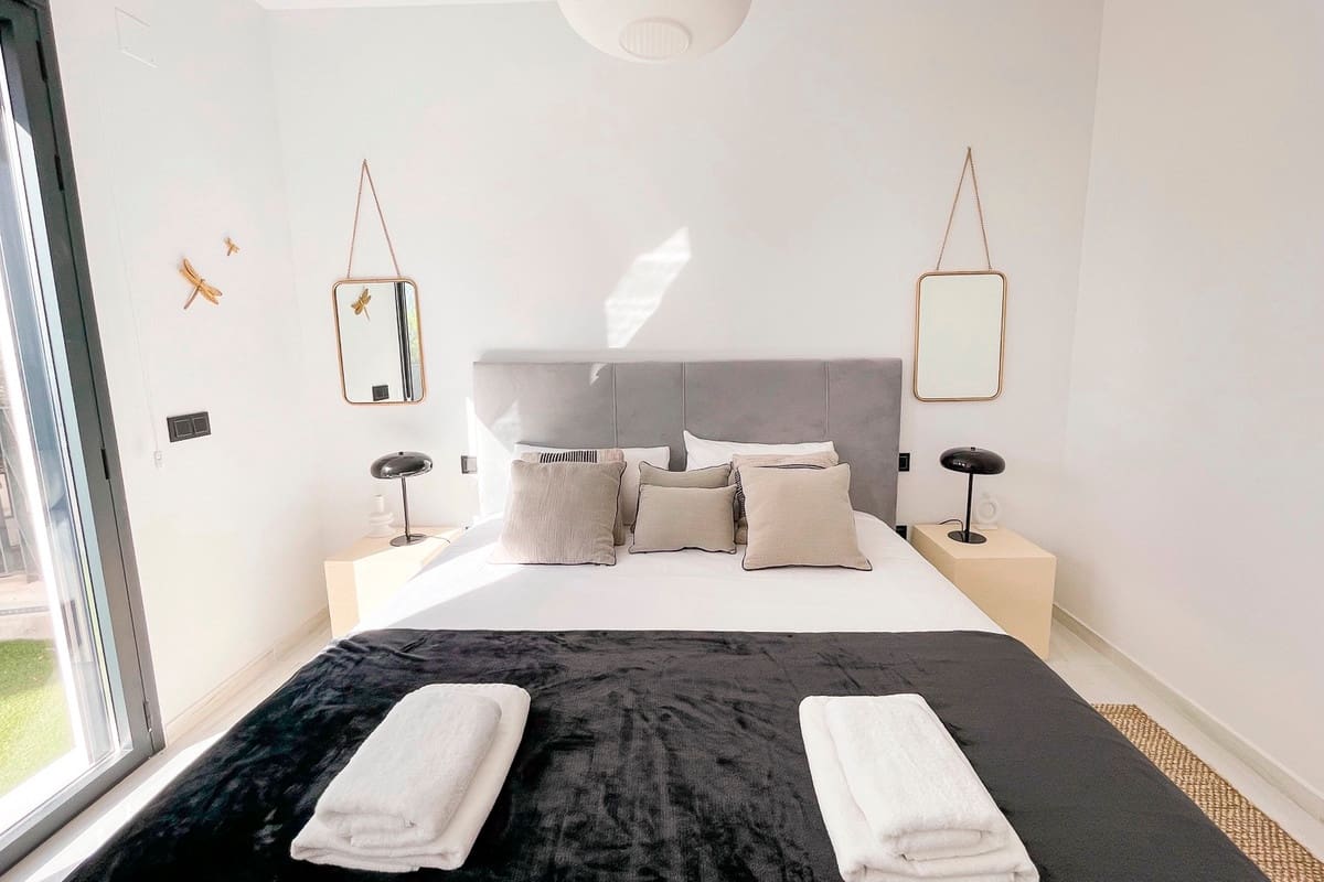 3 bedroom Apartment for sale in La Villajoyosa / Vila Joiosa - € 1,390,000 (Ref: 9363692)