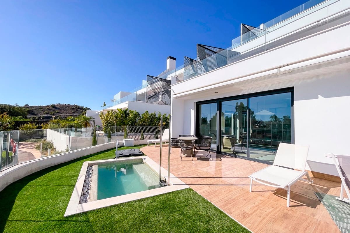 3 bedroom Apartment for sale in La Villajoyosa / Vila Joiosa - € 1,390,000 (Ref: 9363692)