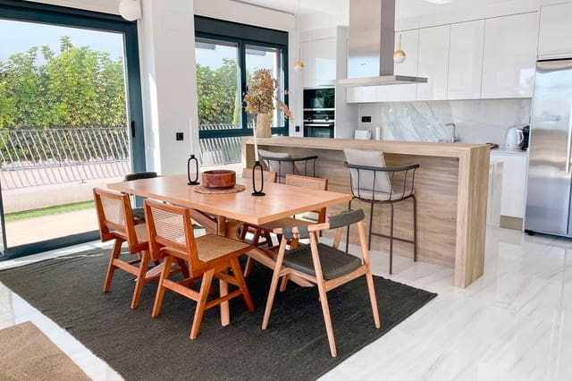 3 bedroom Apartment for sale in Centro Urbano, La Villajoyosa / Vila Joiosa - € 1,390,000 (Ref: 9363692)