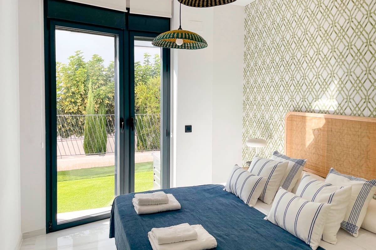 3 bedroom Apartment for sale in La Villajoyosa / Vila Joiosa - € 1,390,000 (Ref: 9363692)