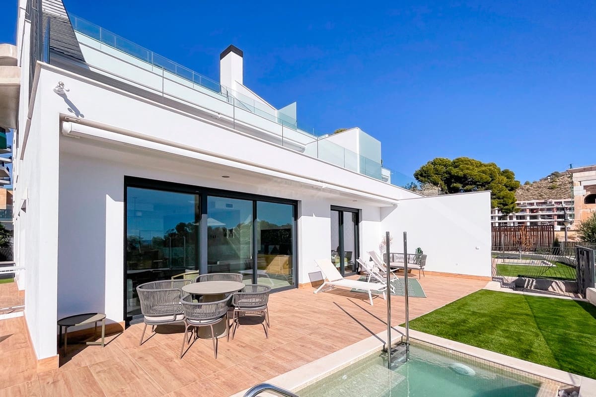 3 bedroom Apartment for sale in La Villajoyosa / Vila Joiosa - € 1,390,000 (Ref: 9363692)