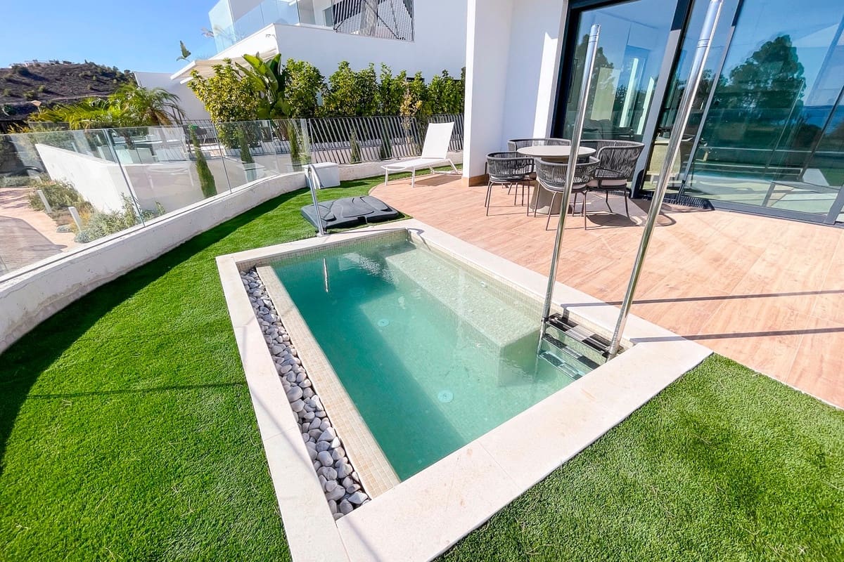 3 bedroom Apartment for sale in La Villajoyosa / Vila Joiosa - € 1,390,000 (Ref: 9363692)