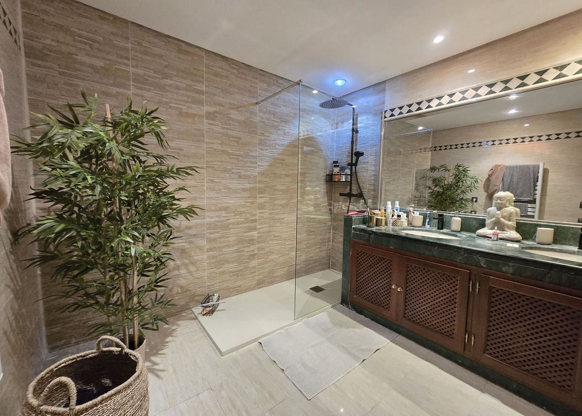 Apartamento de 2 habitaciones en La Mairena en venta - 439.000 € (Ref: 9363694)