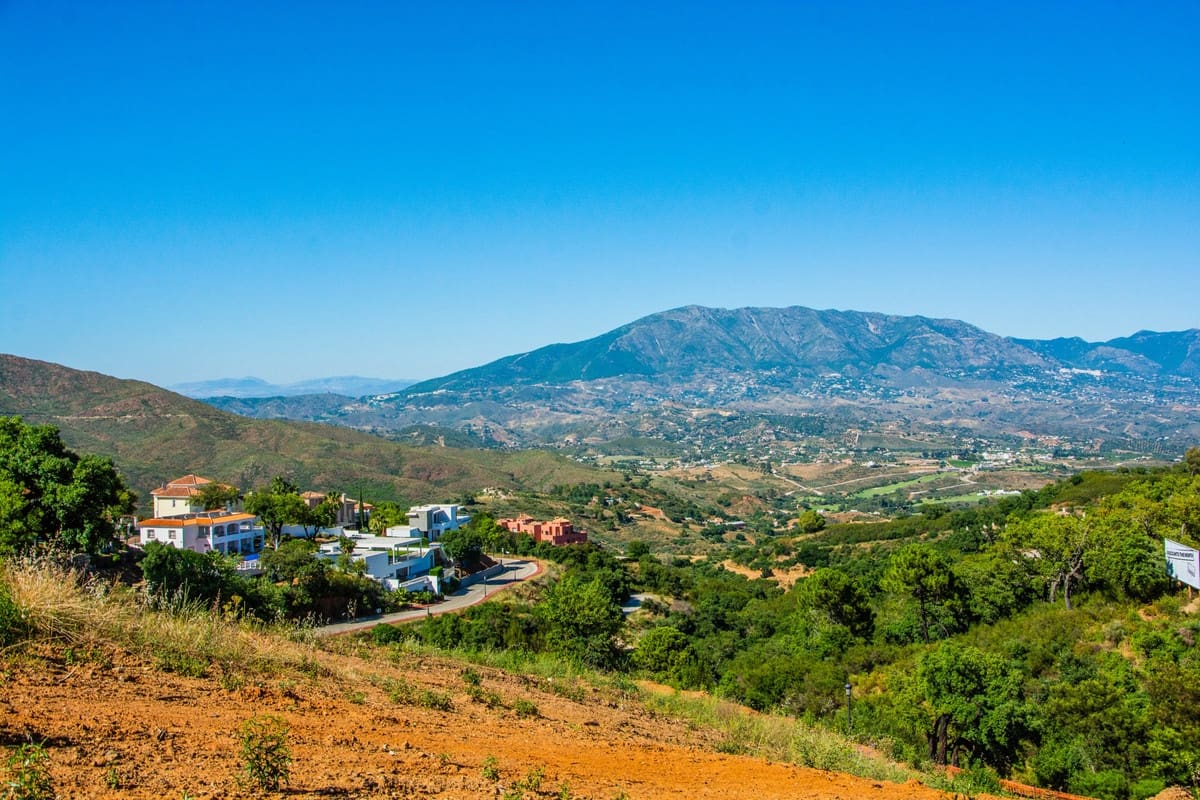 4 bedroom Villa for sale in La Mairena - € 2,640,000 (Ref: 9363717)