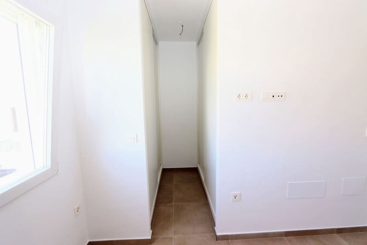 Chalet de 3 habitaciones en Pilar de la Horadada en venta - 265.000 € (Ref: 9363718)