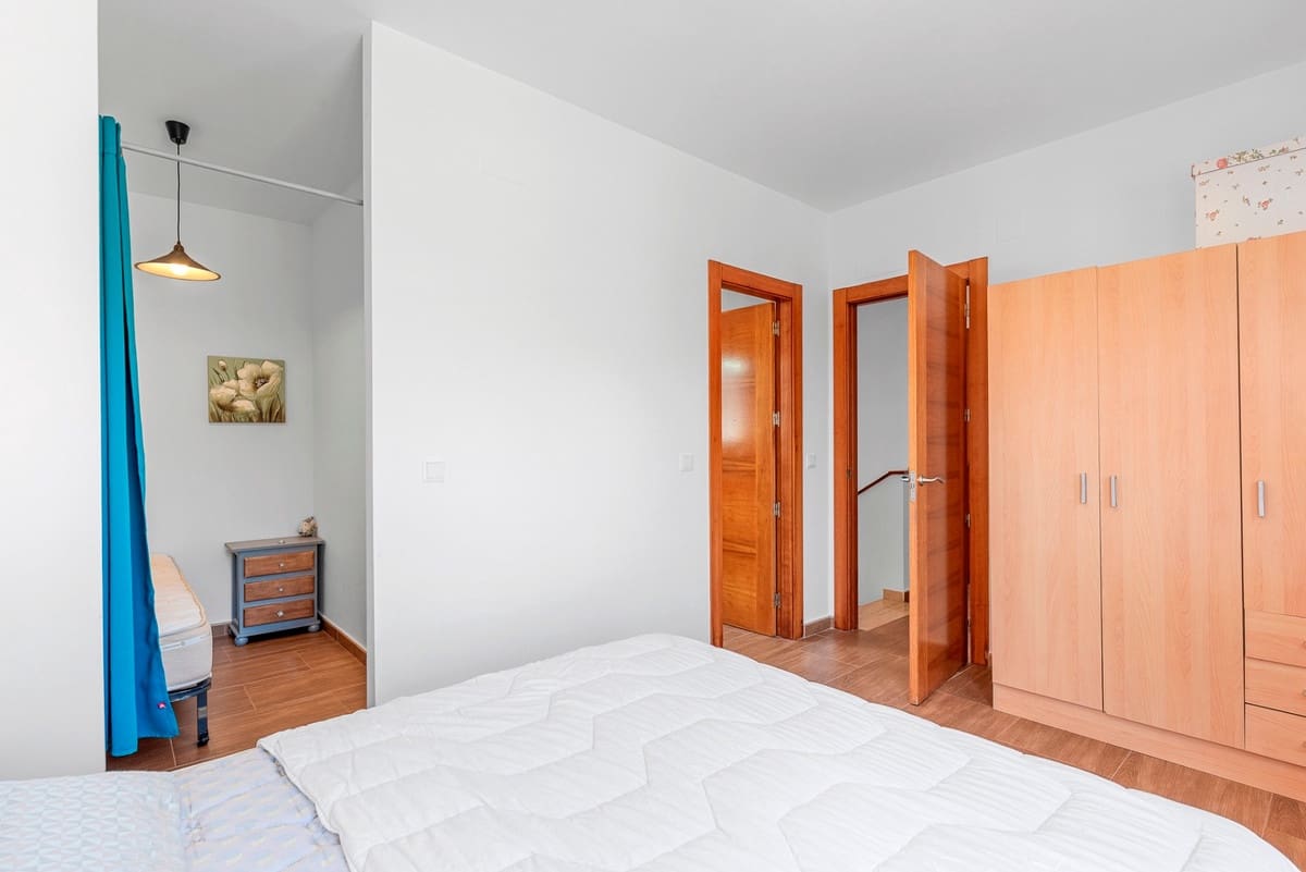 5 bedroom Villa for sale in Alfaz del Pi / L'Alfas del Pi - € 499,000 (Ref: 9363720)