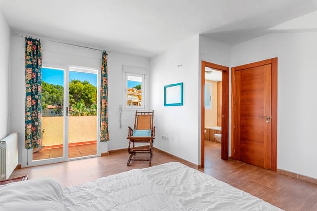 Chalet de 5 habitaciones en Pueblo - Urbanizaciones, Alfaz del Pi / L'Alfàs del Pi en venta - 499.000 € (Ref: 9363720)