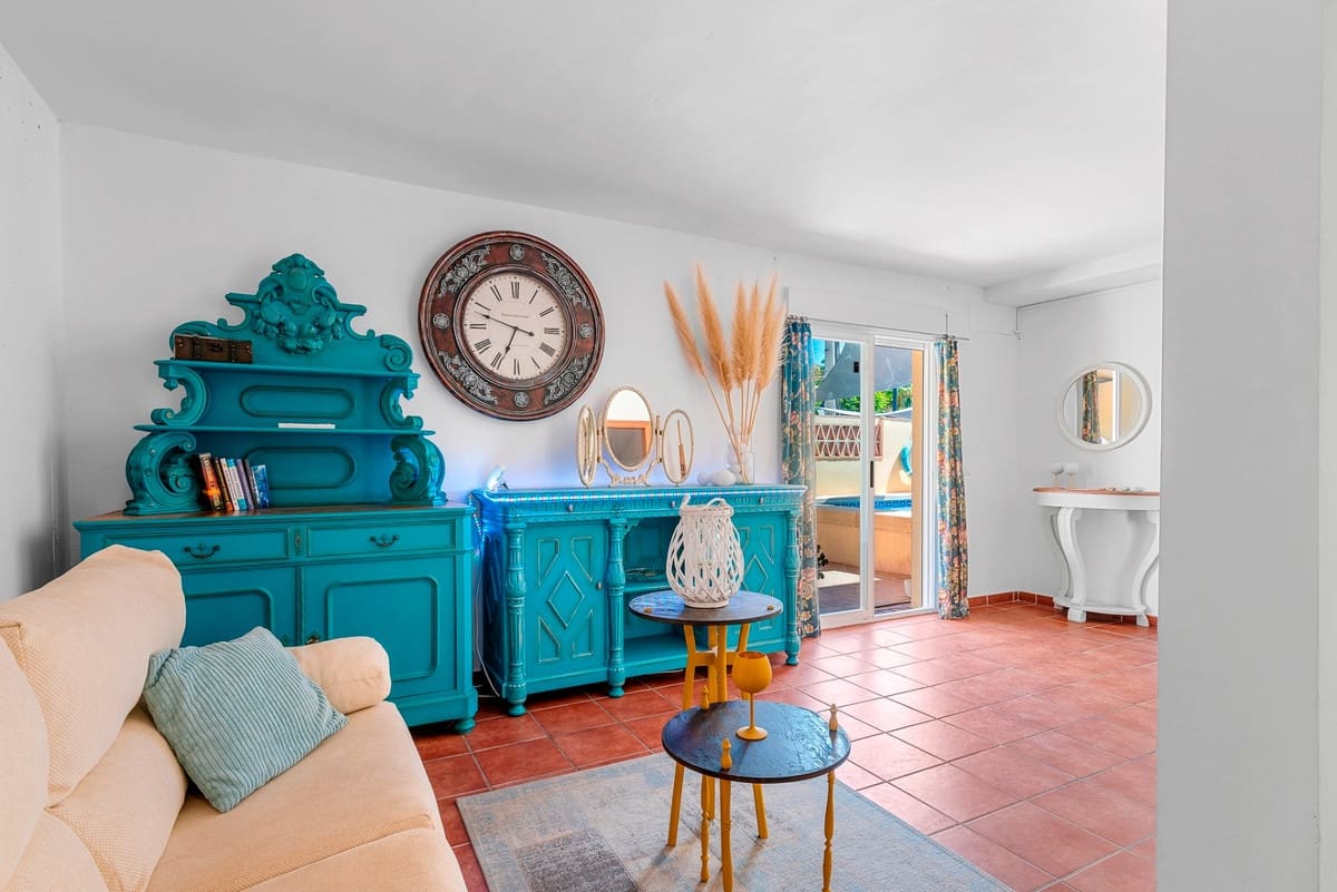 5 bedroom Villa for sale in Alfaz del Pi / L'Alfas del Pi - € 499,000 (Ref: 9363720)