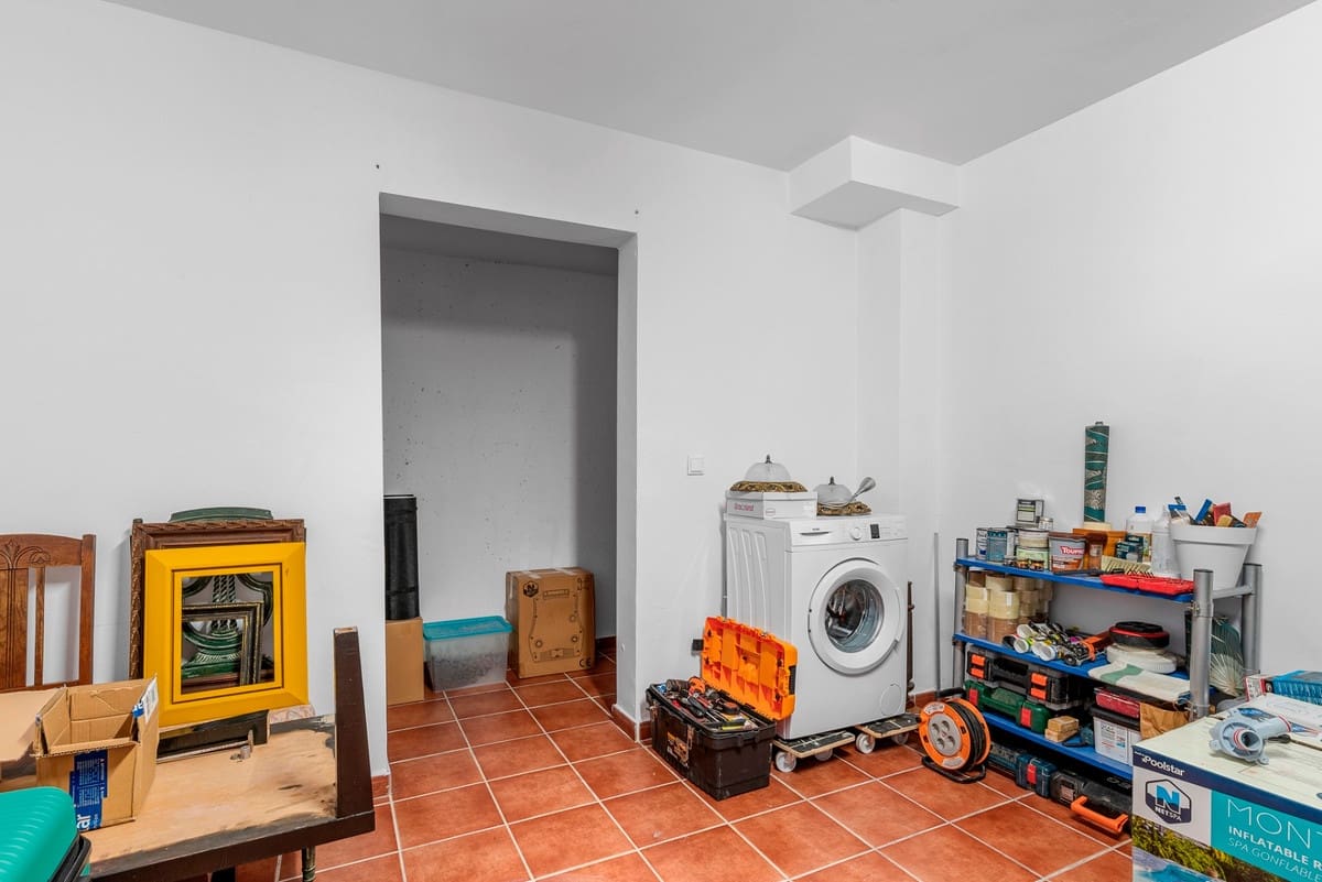 5 bedroom Villa for sale in Alfaz del Pi / L'Alfas del Pi - € 499,000 (Ref: 9363720)