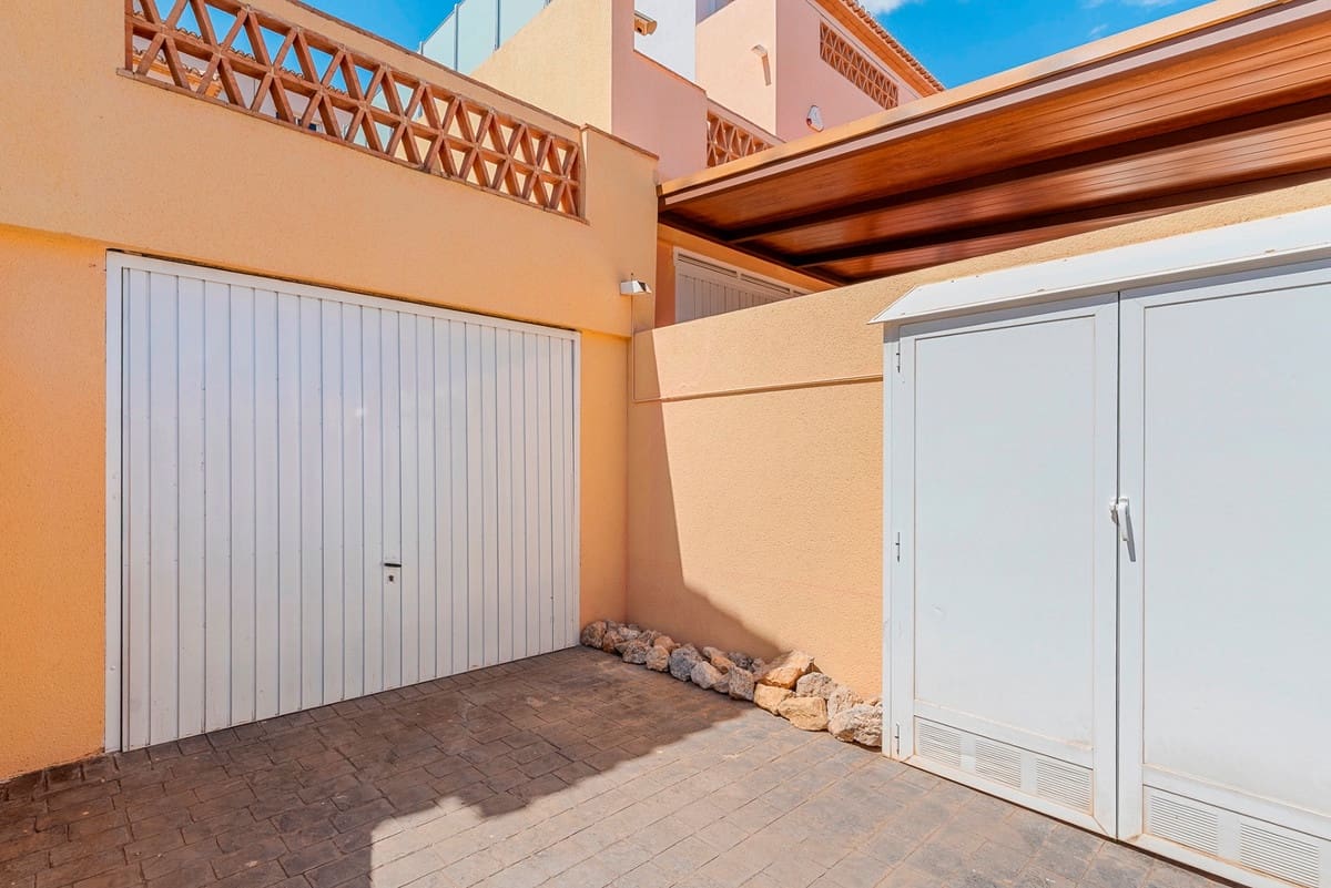 5 bedroom Villa for sale in Alfaz del Pi / L'Alfas del Pi - € 499,000 (Ref: 9363720)