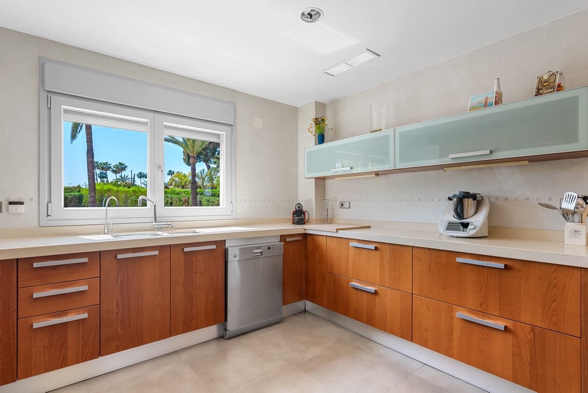 Chalet de 5 habitaciones en Elche / Elx en venta - 930.000 € (Ref: 9363726)