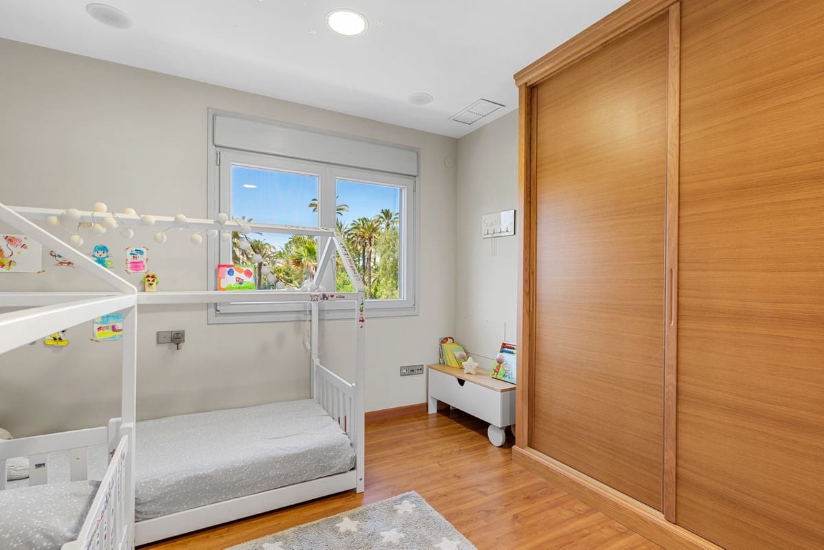 Chalet de 5 habitaciones en Elche / Elx en venta - 930.000 € (Ref: 9363726)