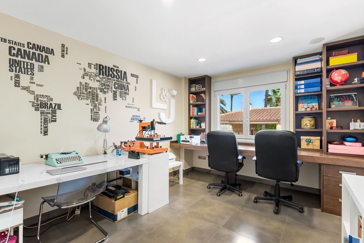 Chalet de 5 habitaciones en Elche / Elx en venta - 930.000 € (Ref: 9363726)