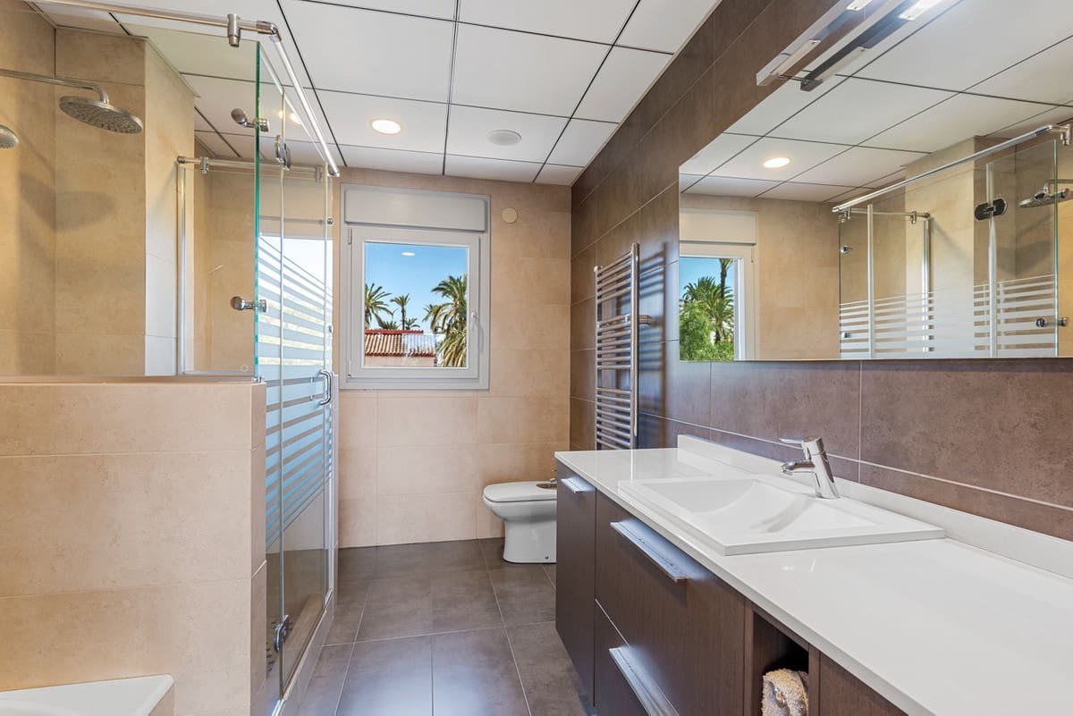 Chalet de 5 habitaciones en Elche / Elx en venta - 930.000 € (Ref: 9363726)