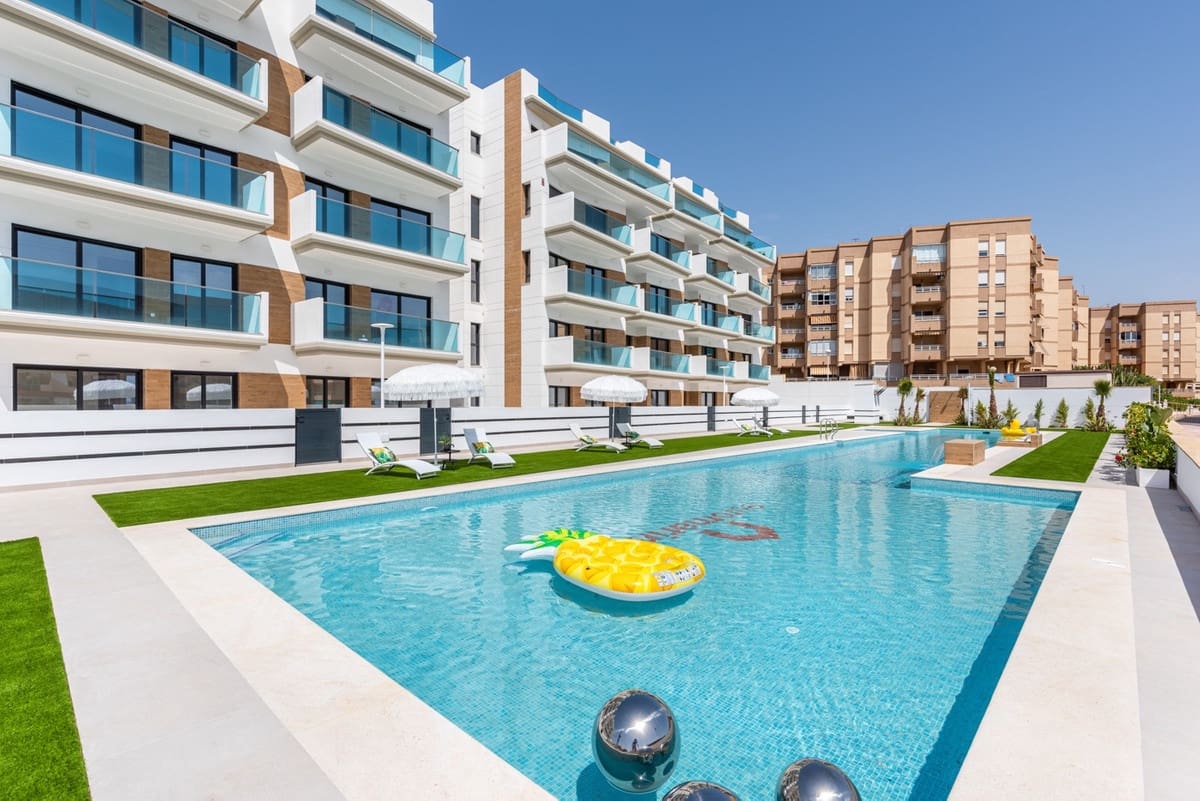 2 bedroom Apartment for sale in Guardamar del Segura - € 460,000 (Ref: 9363728)