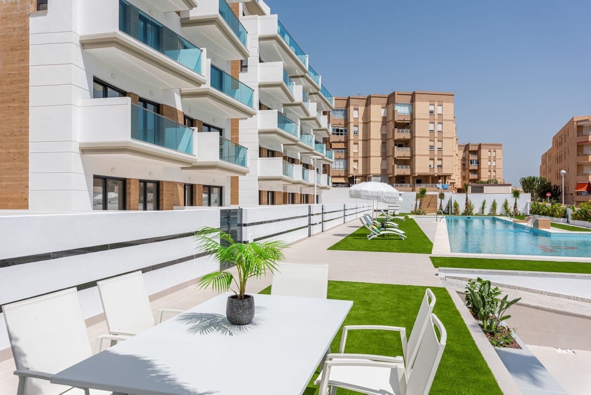 2 bedroom Apartment for sale in Guardamar del Segura - € 460,000 (Ref: 9363728)