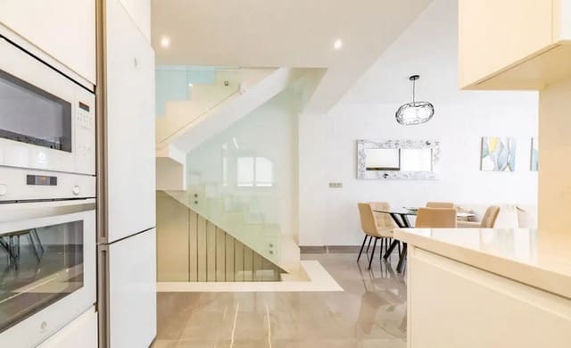 Chalet de 3 habitaciones en Los Balcones en venta - 660.000 € (Ref: 9363732)