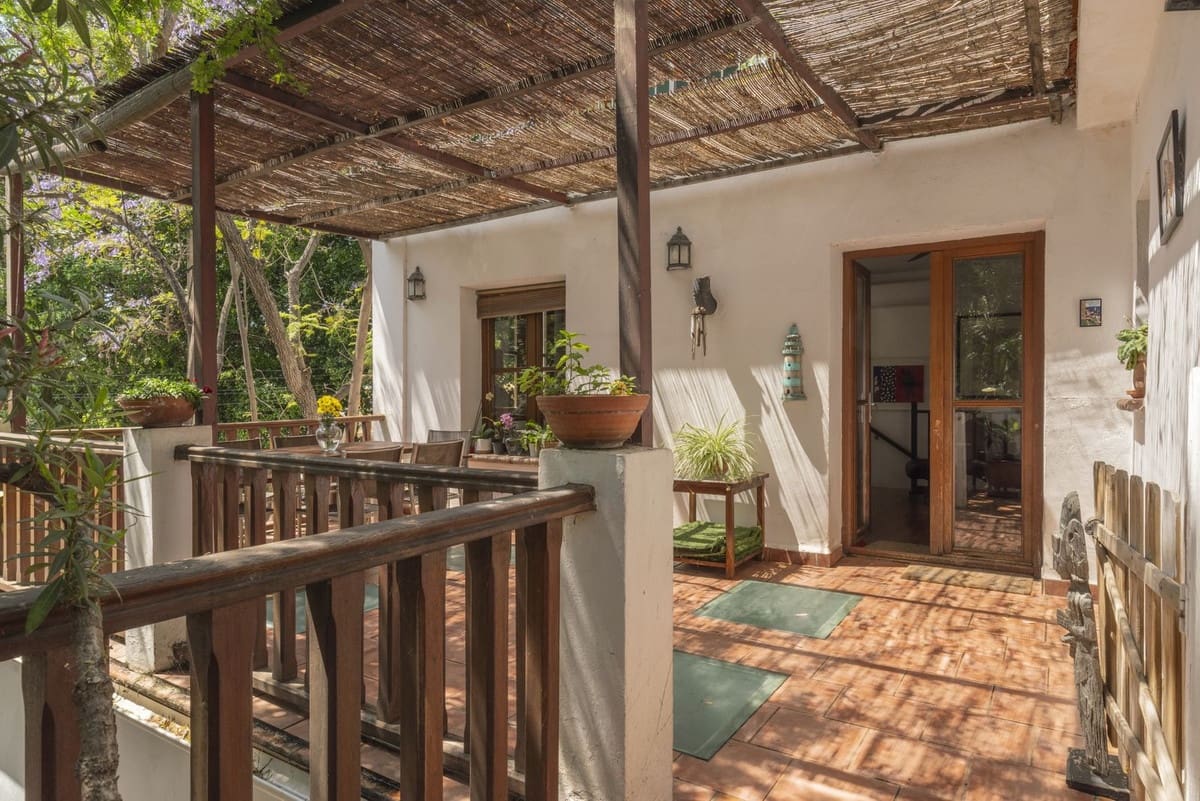 2 soveværelse Villa til salg i Malaga by - € 1.080.000 (Ref: 9363737)