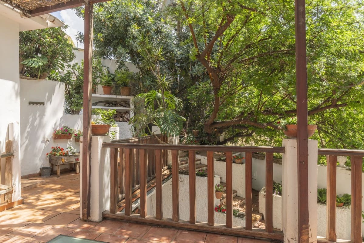 2 soveværelse Villa til salg i Malaga by - € 1.080.000 (Ref: 9363737)