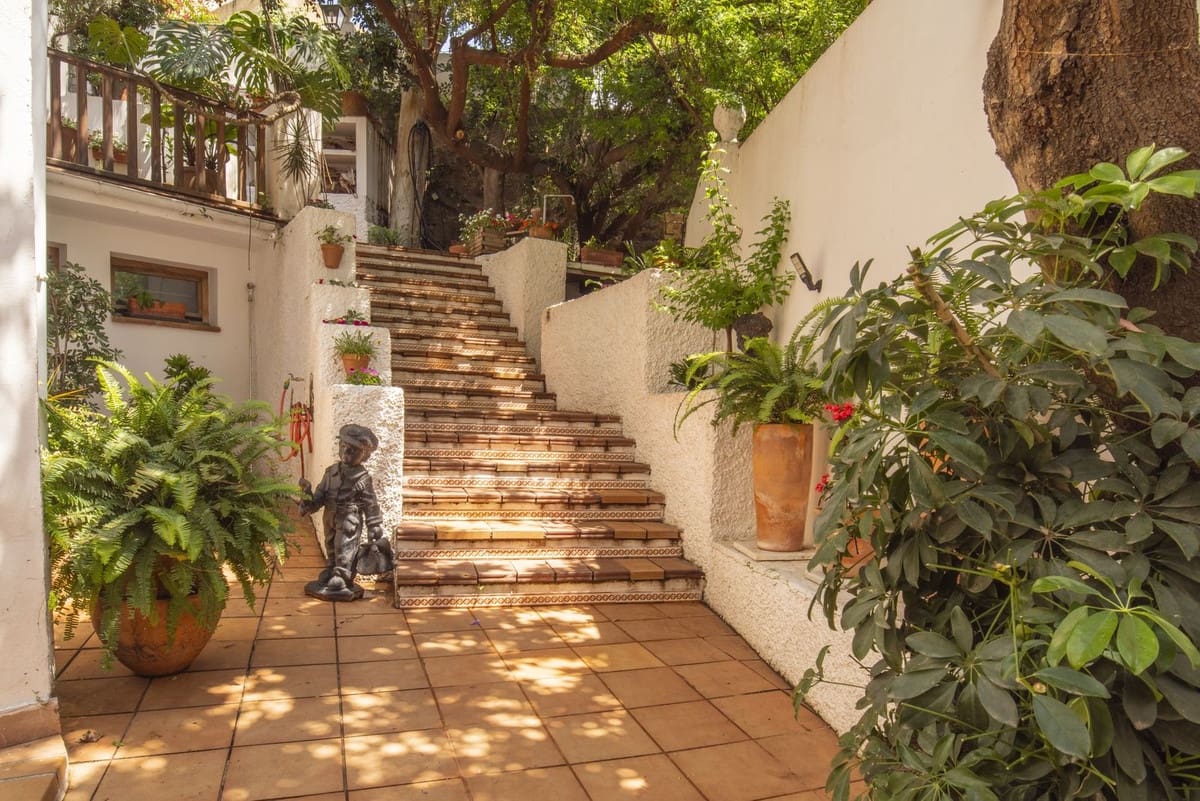 2 soveværelse Villa til salg i Malaga by - € 1.080.000 (Ref: 9363737)