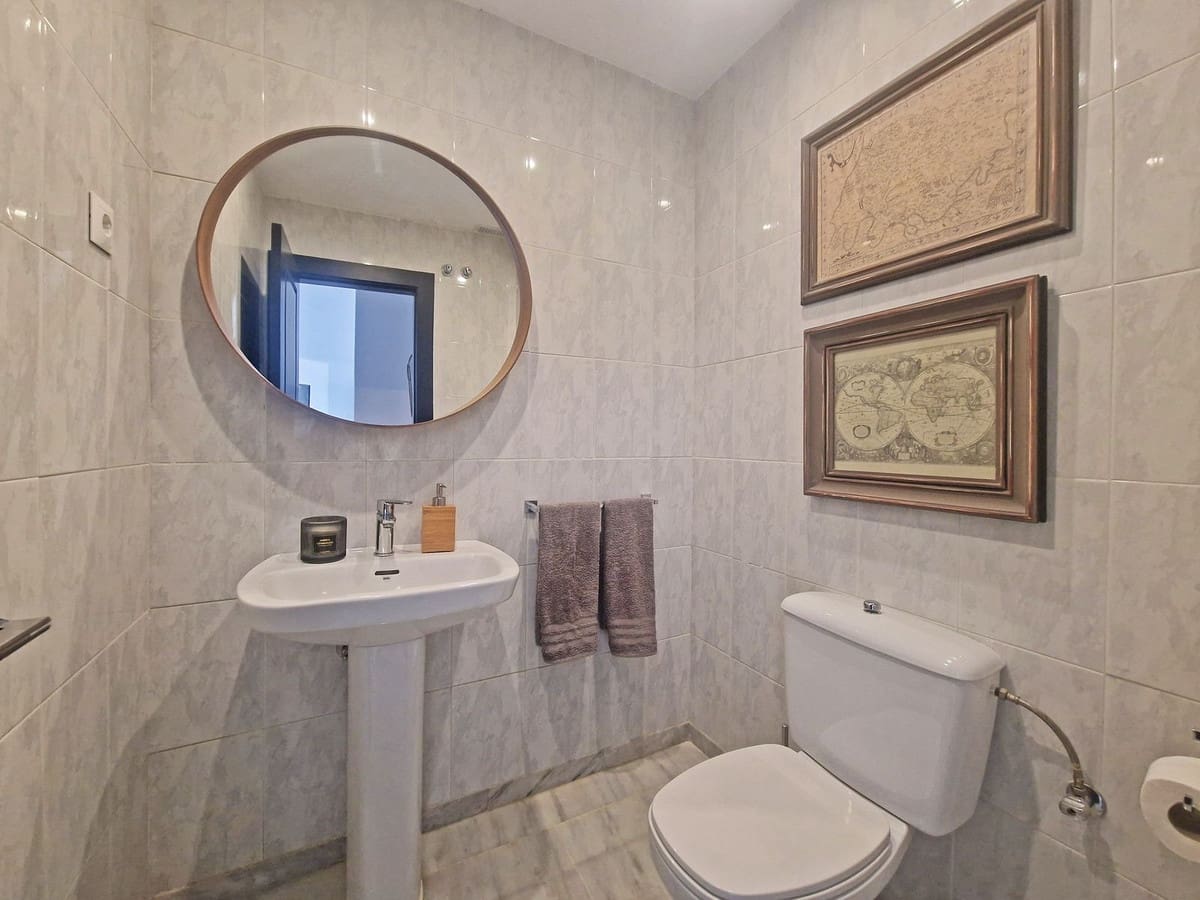 4 quarto Moradia Geminada para venda em Calahonda - 655 000 € (Ref: 9363741)