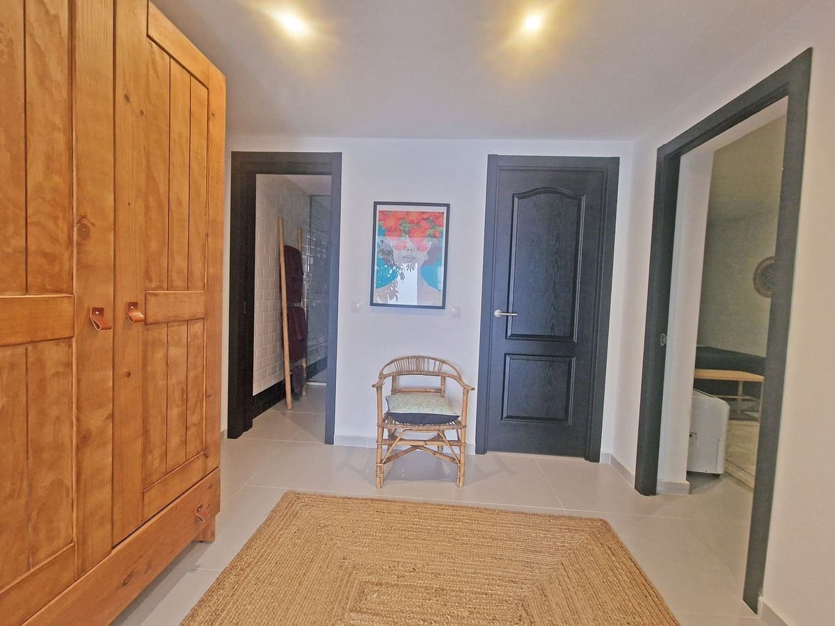 4 quarto Moradia Geminada para venda em Calahonda - 655 000 € (Ref: 9363741)