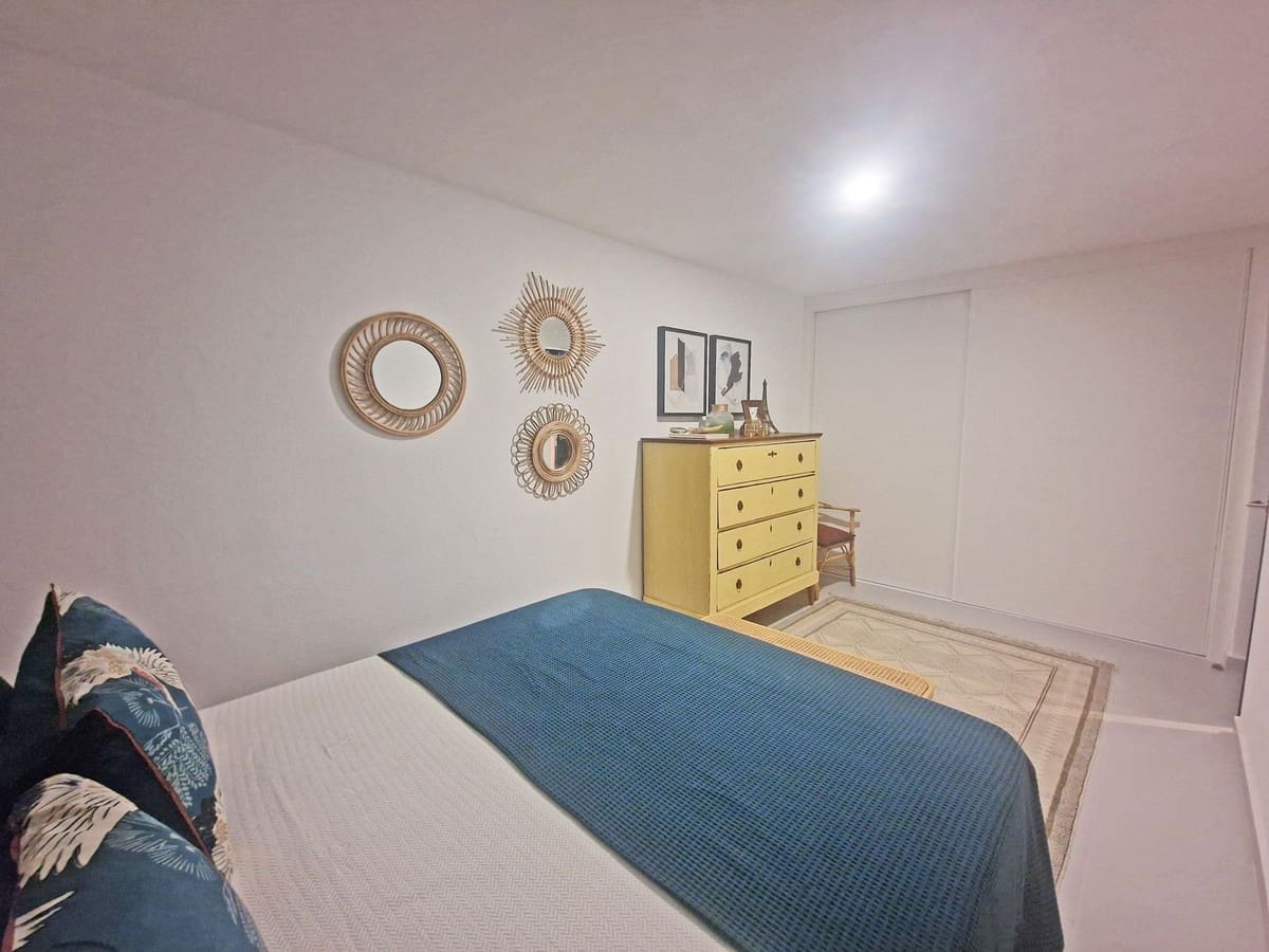 4 quarto Moradia Geminada para venda em Calahonda - 655 000 € (Ref: 9363741)