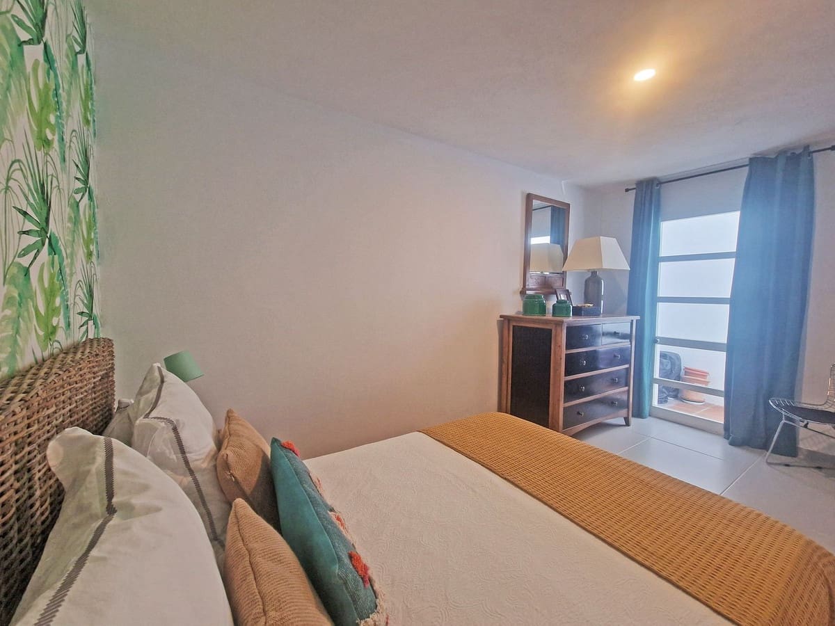 4 quarto Moradia Geminada para venda em Calahonda - 655 000 € (Ref: 9363741)