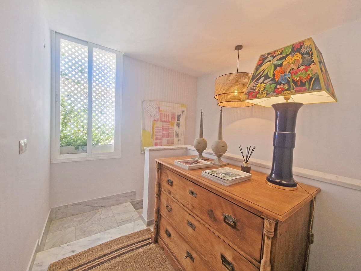 4 quarto Moradia Geminada para venda em Calahonda - 655 000 € (Ref: 9363741)