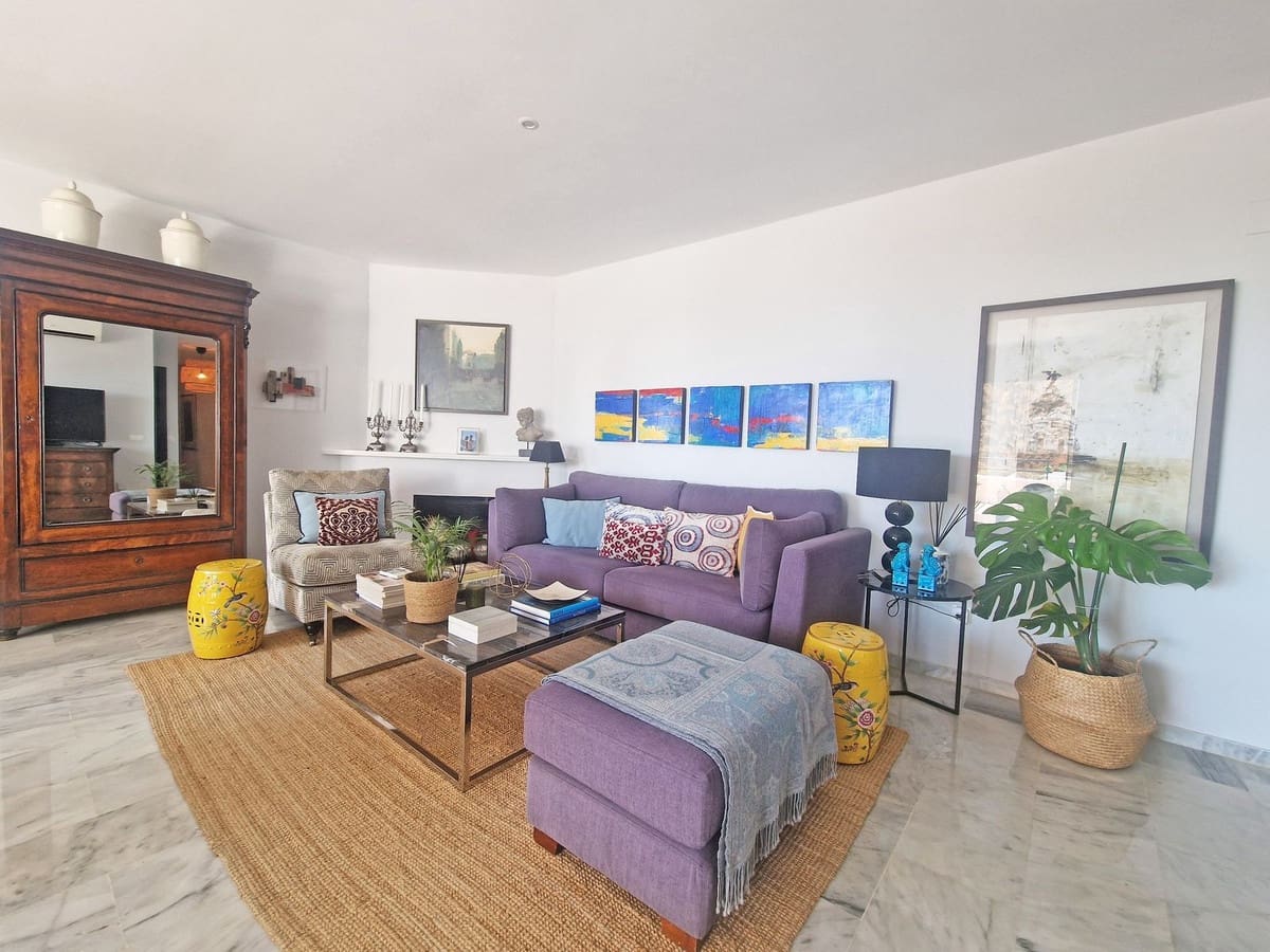 4 bedroom Semi-detached Villa for sale in Calahonda - € 655,000 (Ref: 9363741)