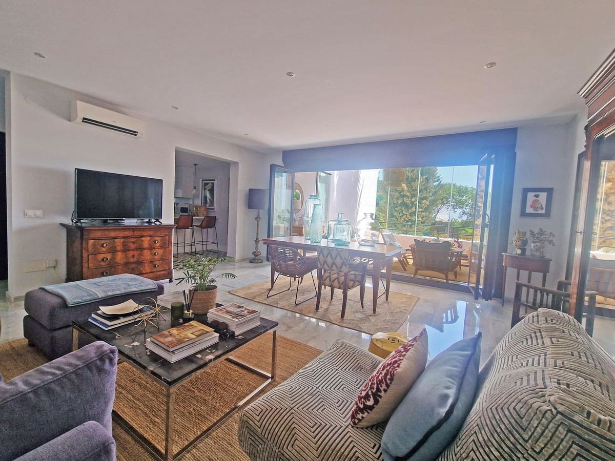 4 bedroom Semi-detached Villa for sale in Calahonda - € 655,000 (Ref: 9363741)