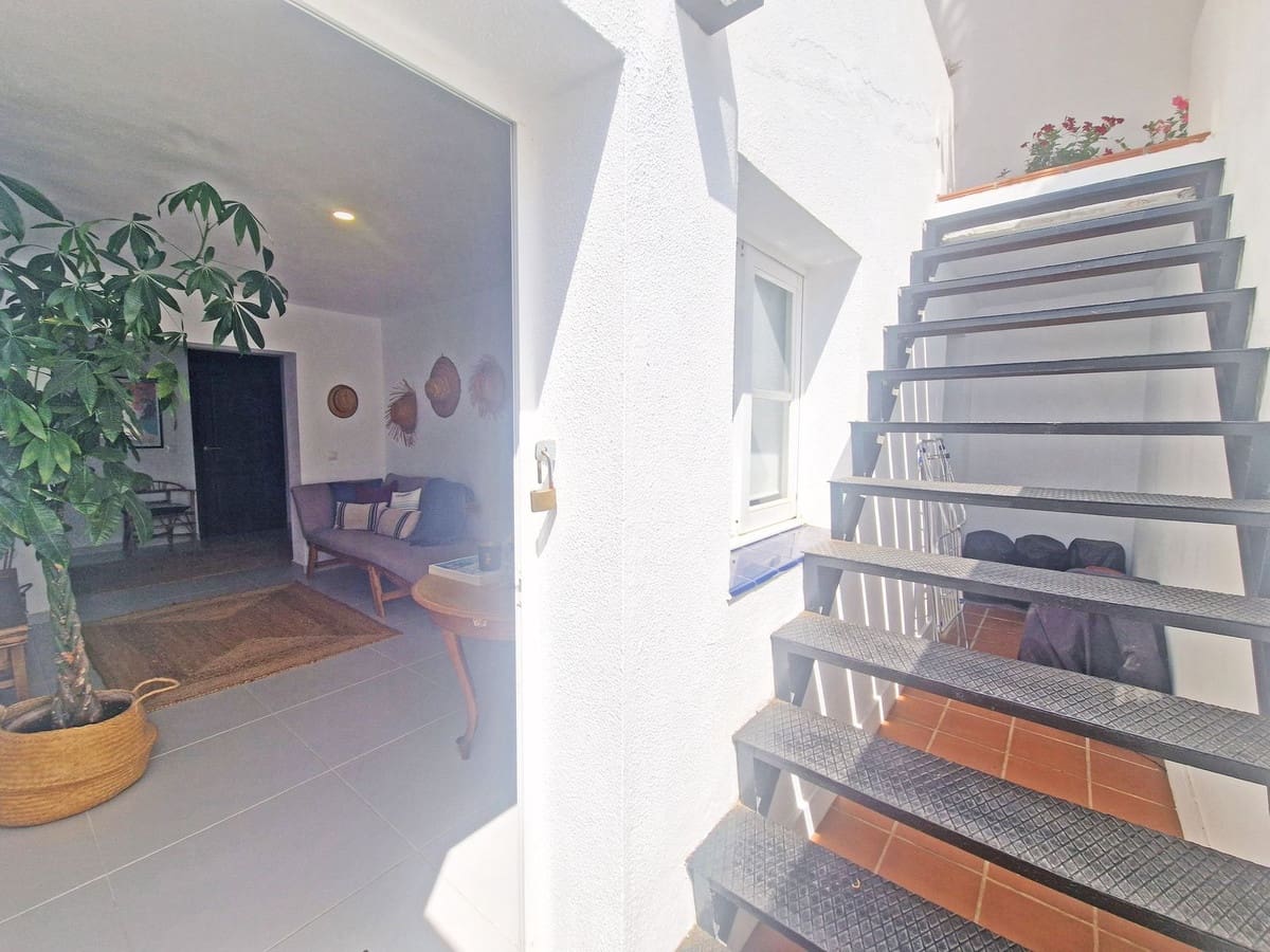 4 bedroom Semi-detached Villa for sale in Calahonda - € 655,000 (Ref: 9363741)