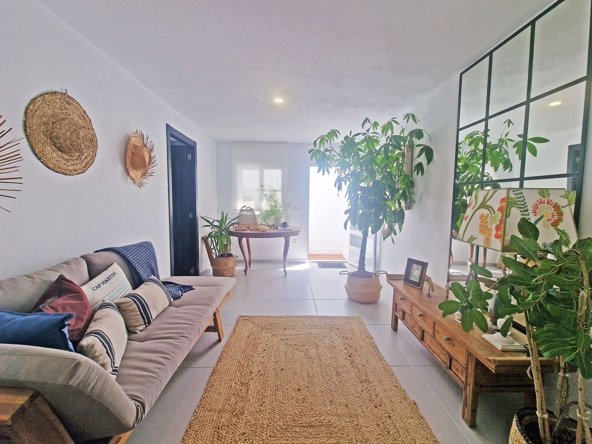 4 bedroom Semi-detached Villa for sale in Calahonda - € 655,000 (Ref: 9363741)