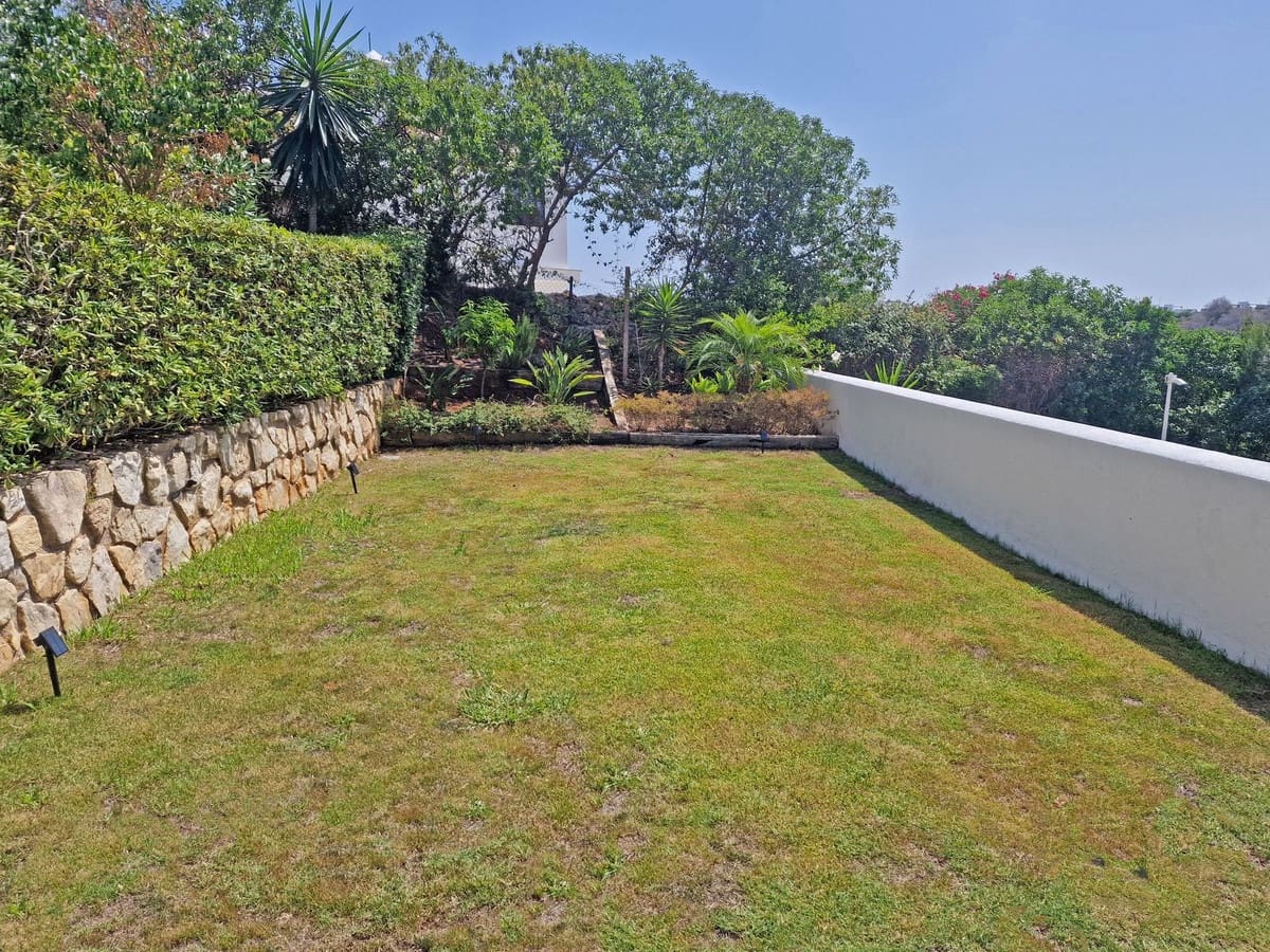 4 bedroom Semi-detached Villa for sale in Calahonda - € 655,000 (Ref: 9363741)