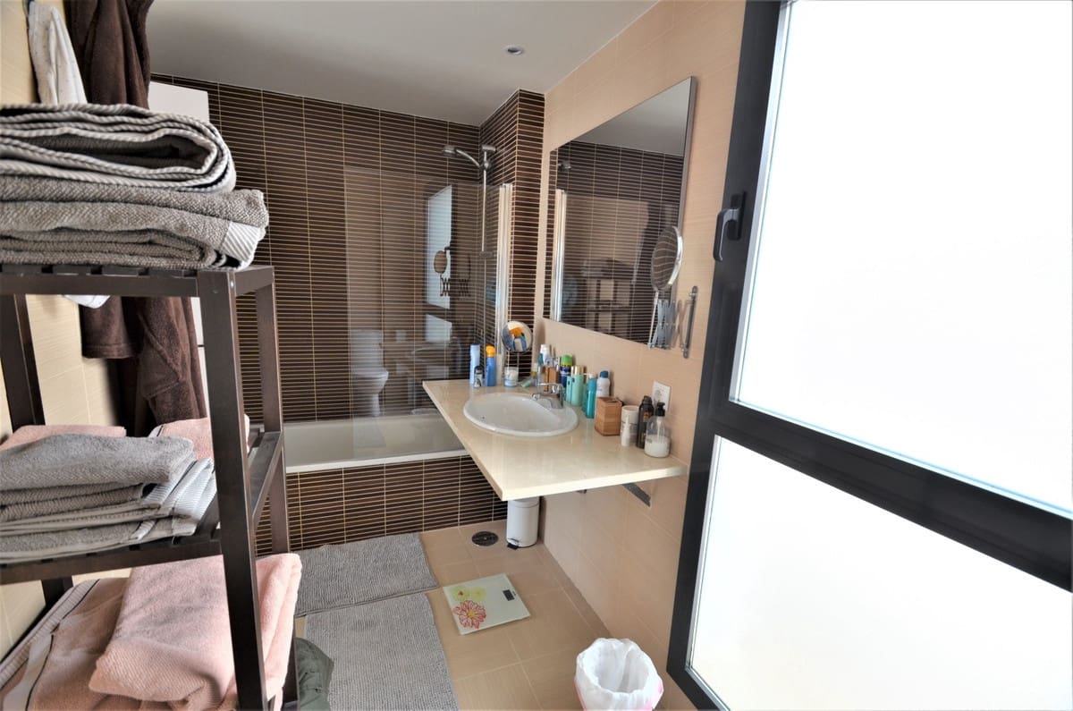 2 slaapkamer Penthouse te koop in Bahia de Casares - € 599.000 (Ref: 9363744)