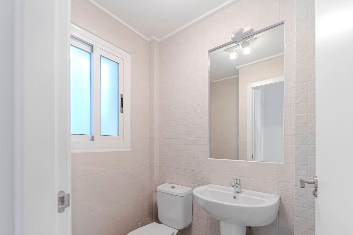 3 makuuhuone Omakotitalo myytävänä paikassa Los Balcones - 315 000 € (Ref: 9363746)