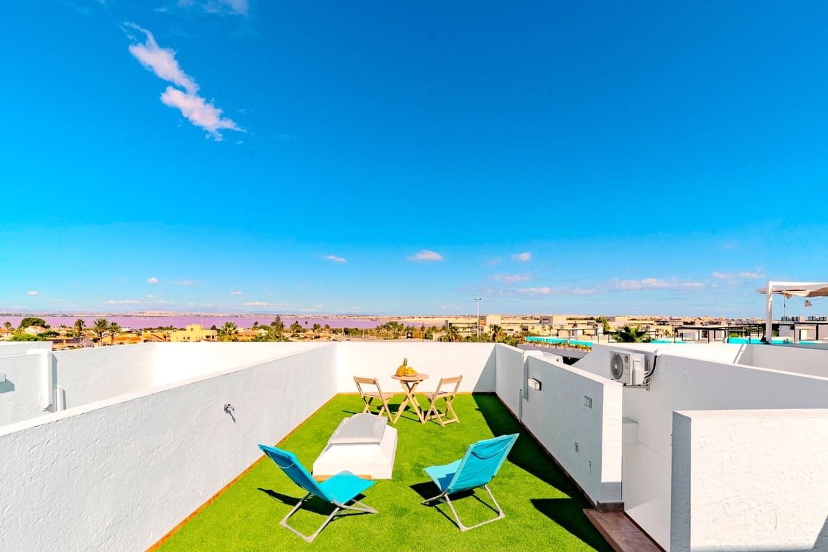 3 makuuhuone Omakotitalo myytävänä paikassa Los Balcones - 315 000 € (Ref: 9363746)