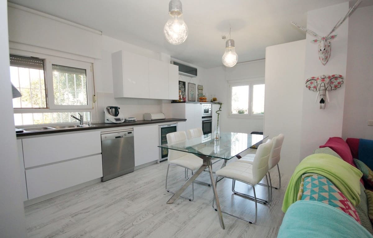 2 makuuhuone Huoneisto myytävänä paikassa La Mairena - 359 000 € (Ref: 9363748)