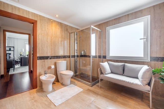 3 quarto Apartamento para venda em Puerto Banus, Marbella - 2 500 000 € (Ref: 9363751)