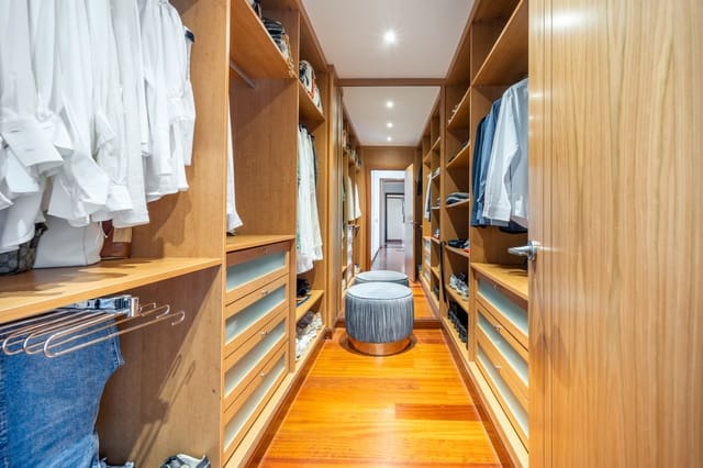 3 quarto Apartamento para venda em Puerto Banus, Marbella - 2 500 000 € (Ref: 9363751)