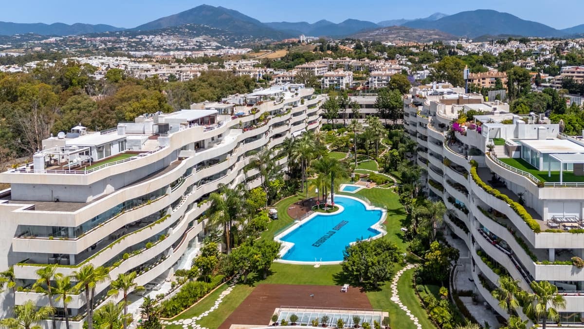 3 quarto Apartamento para venda em Puerto Banus - 2 500 000 € (Ref: 9363751)