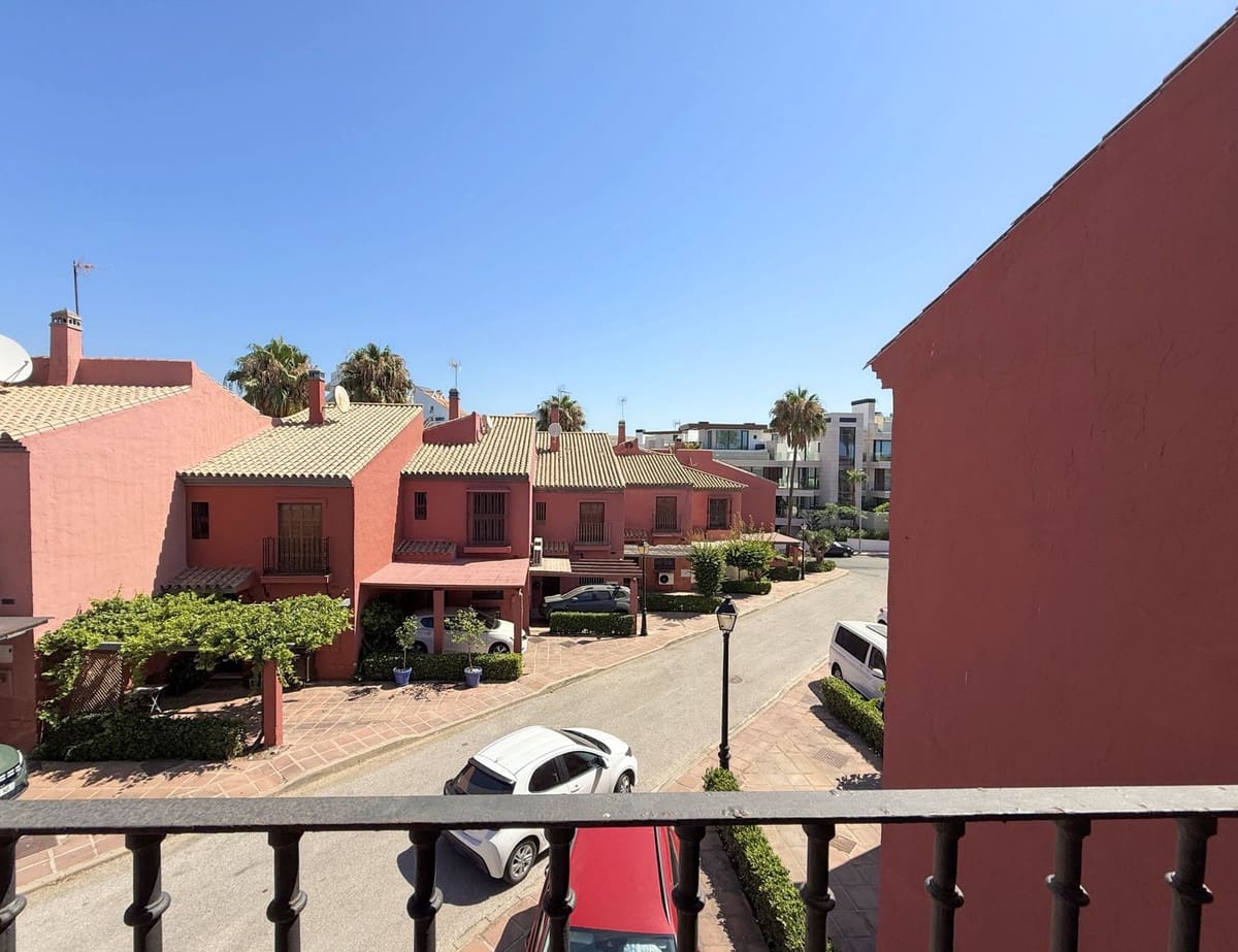 3 sypialnia Dom na sprzedaż w Estepona - 580 000 € (Ref: 9363761)