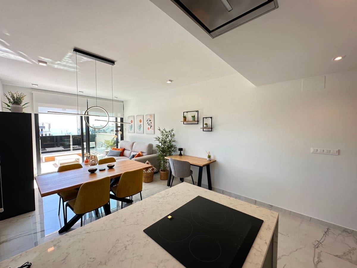 Ático de 2 habitaciones en Playa Flamenca en venta - 595.000 € (Ref: 9363764)