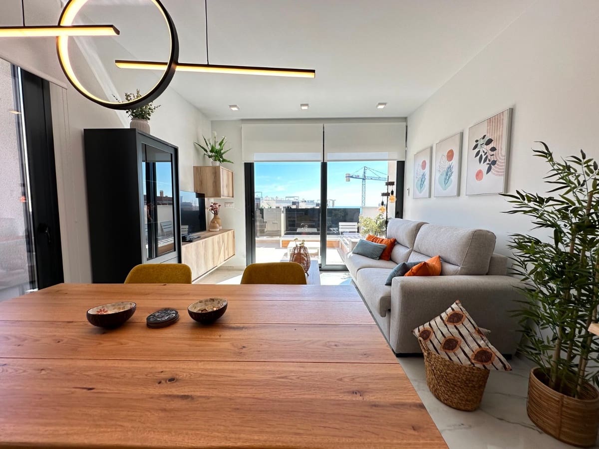 Ático de 2 habitaciones en Playa Flamenca en venta - 595.000 € (Ref: 9363764)