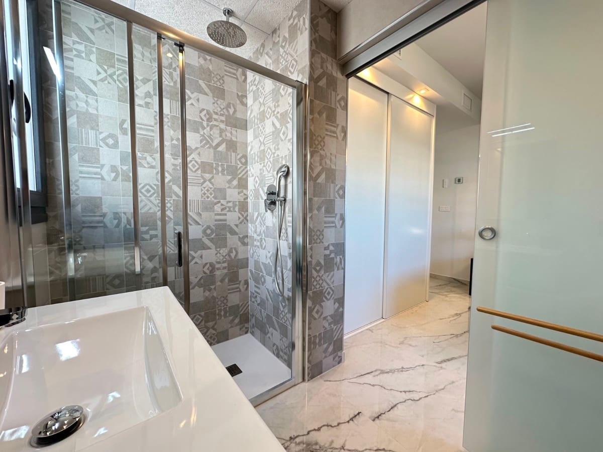 Ático de 2 habitaciones en Playa Flamenca en venta - 595.000 € (Ref: 9363764)