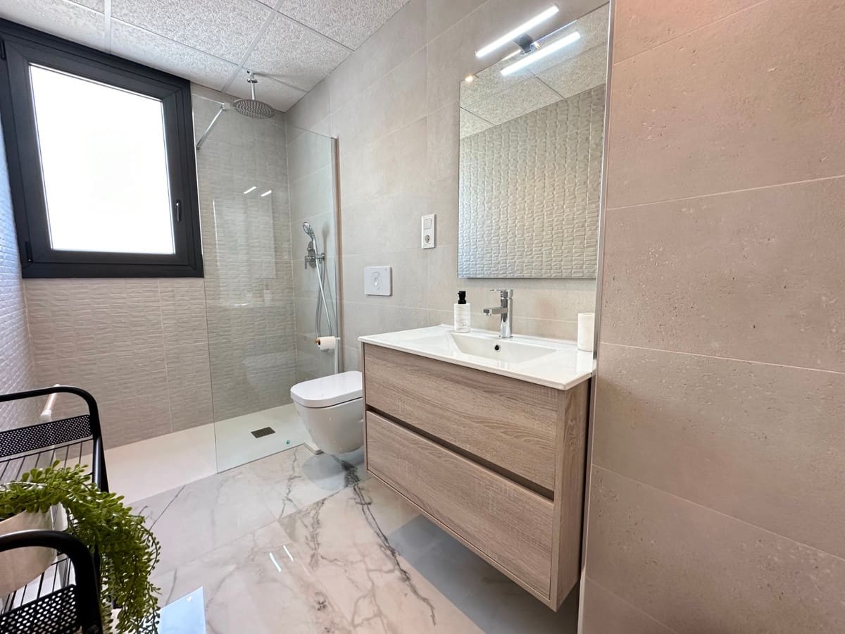 Ático de 2 habitaciones en Playa Flamenca en venta - 595.000 € (Ref: 9363764)